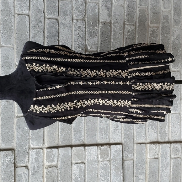 Saints And Hearts Top Boho Baby Doll Embrodery Black Tan Size Medium Floral - Picture 4 of 11
